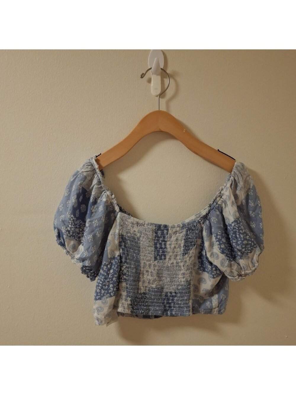 Blue and White Puff Sleeve Crop - Picture 2 of 2